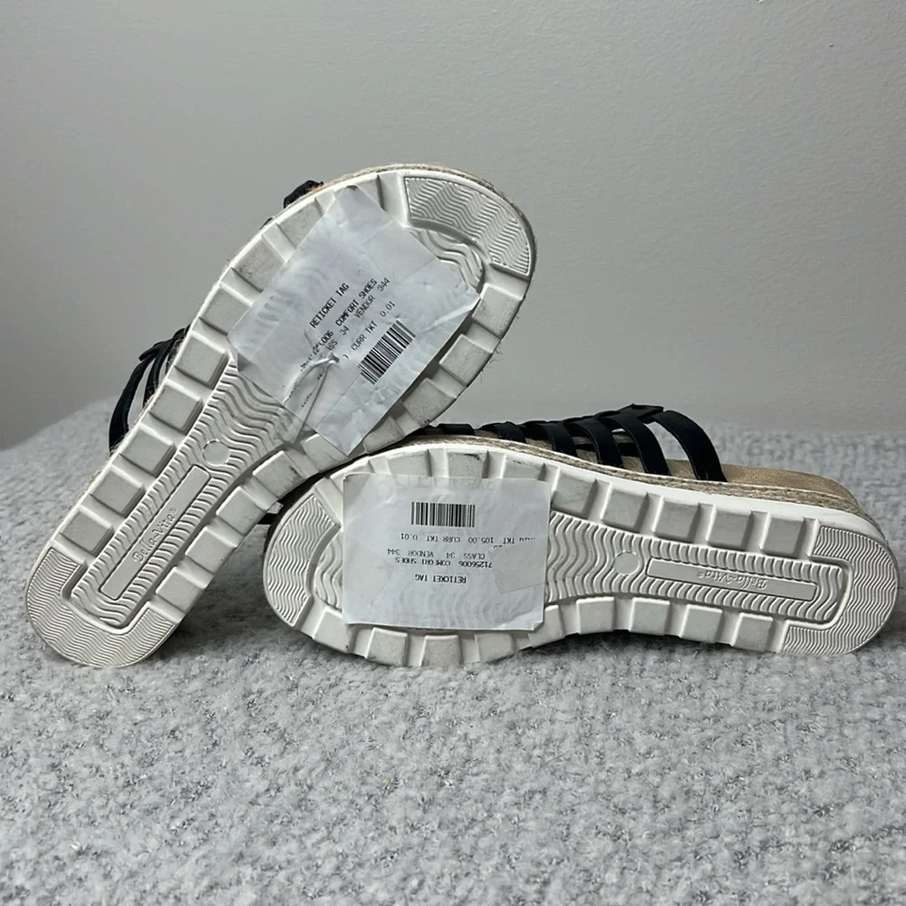 Bella Vita Oaklynn Wedge Sandals EUC‎ LIKE NEW!
